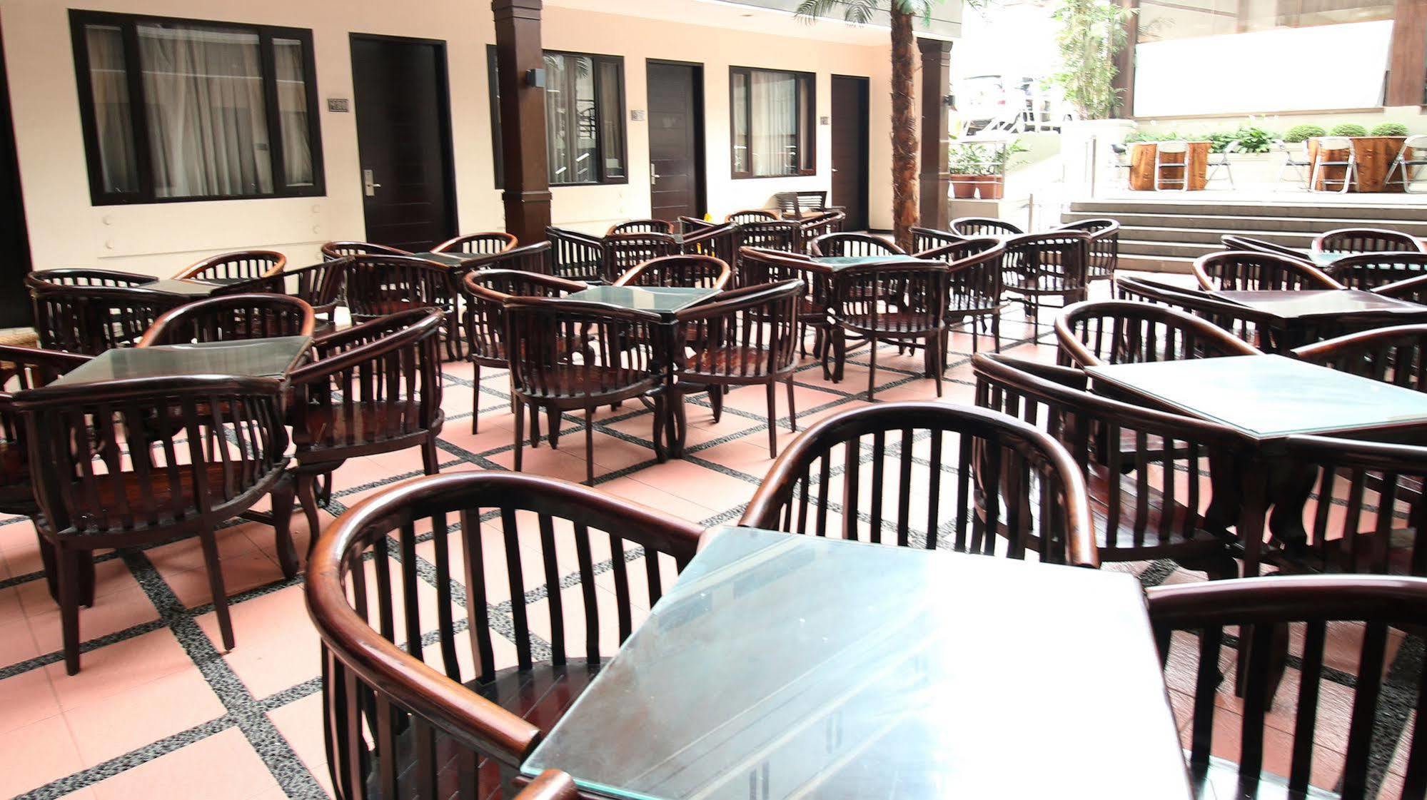 Zen Rooms Grand Hotel Lembang Exterior foto